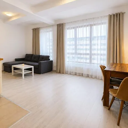 Luxury Apartment *